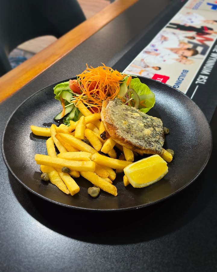 Featured image for “Seafood Extravaganza: Delectable Specials at Wynnum RSL”